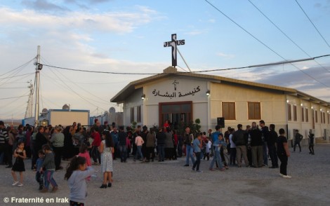 La nouvelle église pour les réfugiés chrétiens d’Irak dédicacée !