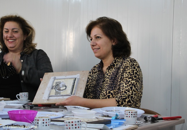 Fraternité en Irak ouvre un atelier d’artisanat pour les femmes du camp d’Ashti
