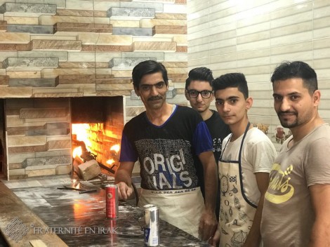 À Kirkouk, des réfugiés travaillent dans une boulangerie financée par Fraternité en Irak