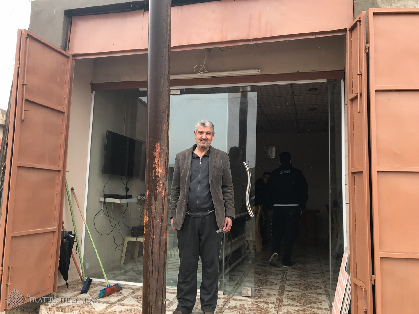Nabeel, gérant du premier centre de jeux vidéo de Bartella après Daech