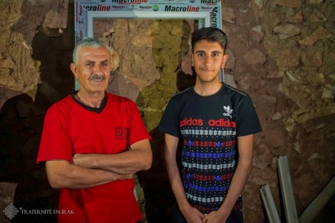 Majid et Fadi, un duo père-fils menuisiers PVC pour la ville de Bartella